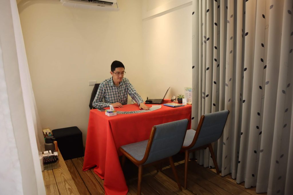 超神準的台北塔羅占卜推薦,Kiwi塔羅 西門店 超真實的理性解析,西門塔羅推薦 9 2025050309 g comics life taipei tarot recommend