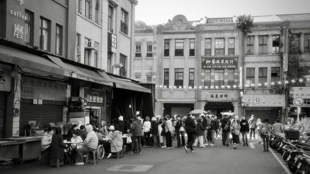 人生真的像排隊一樣,只要等,就能輪到我們嗎? 2 2025050501 life queue us